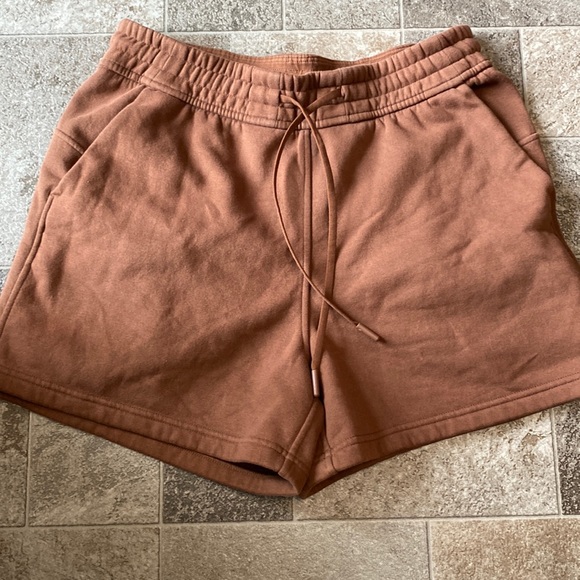 Lululemon Java shorts - Picture 1 of 3